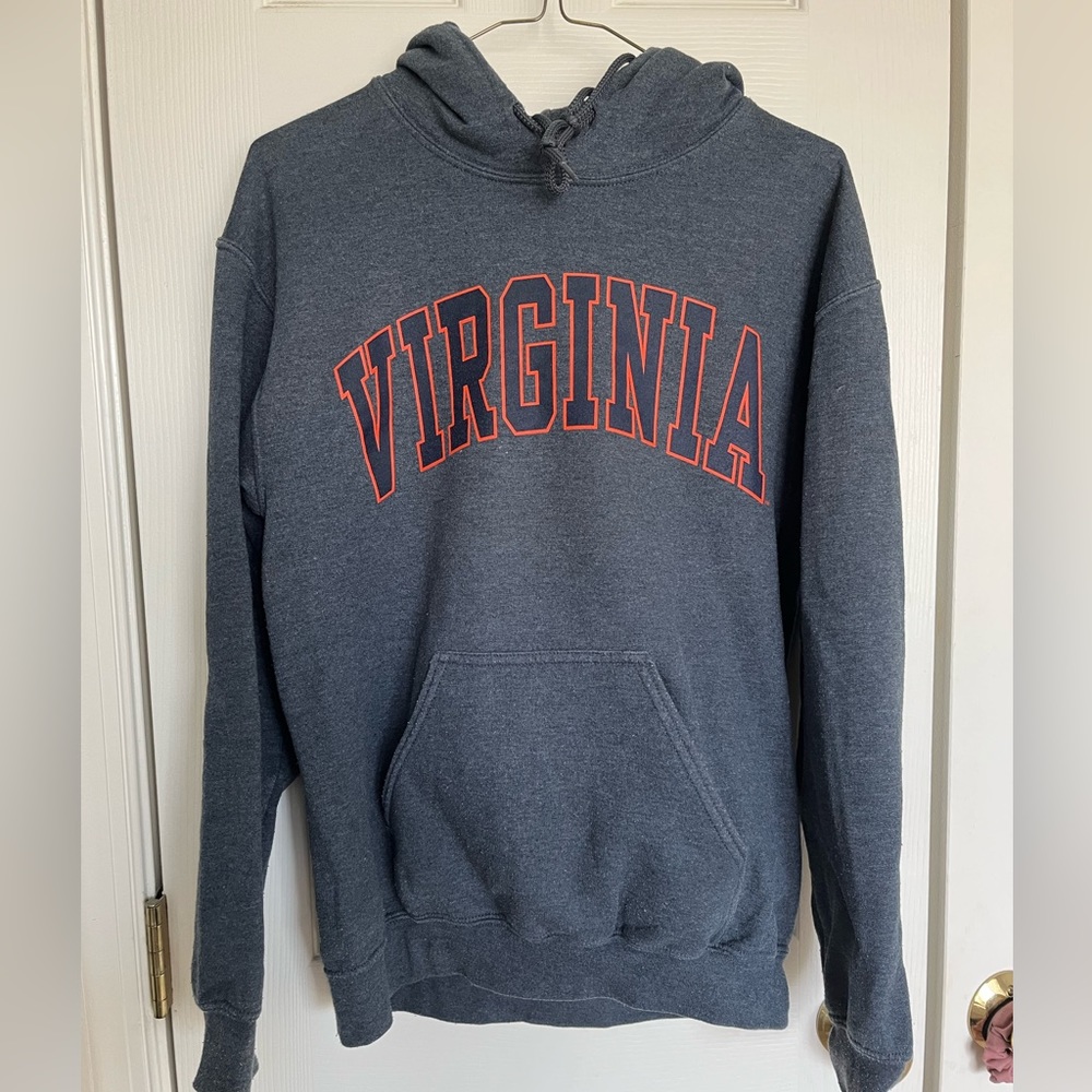 University of Virginia hoodie, SMALL note: pilling around sleeves